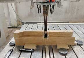 Rivestimento per camino in travertino